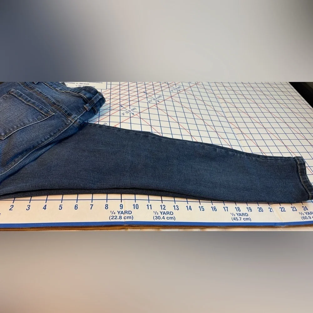D Jeans Dark Blue Skinny Distressed Jeans – Size 8P
